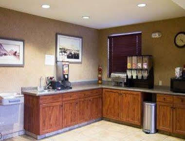 Hotel Ramada By Wyndham Frisco