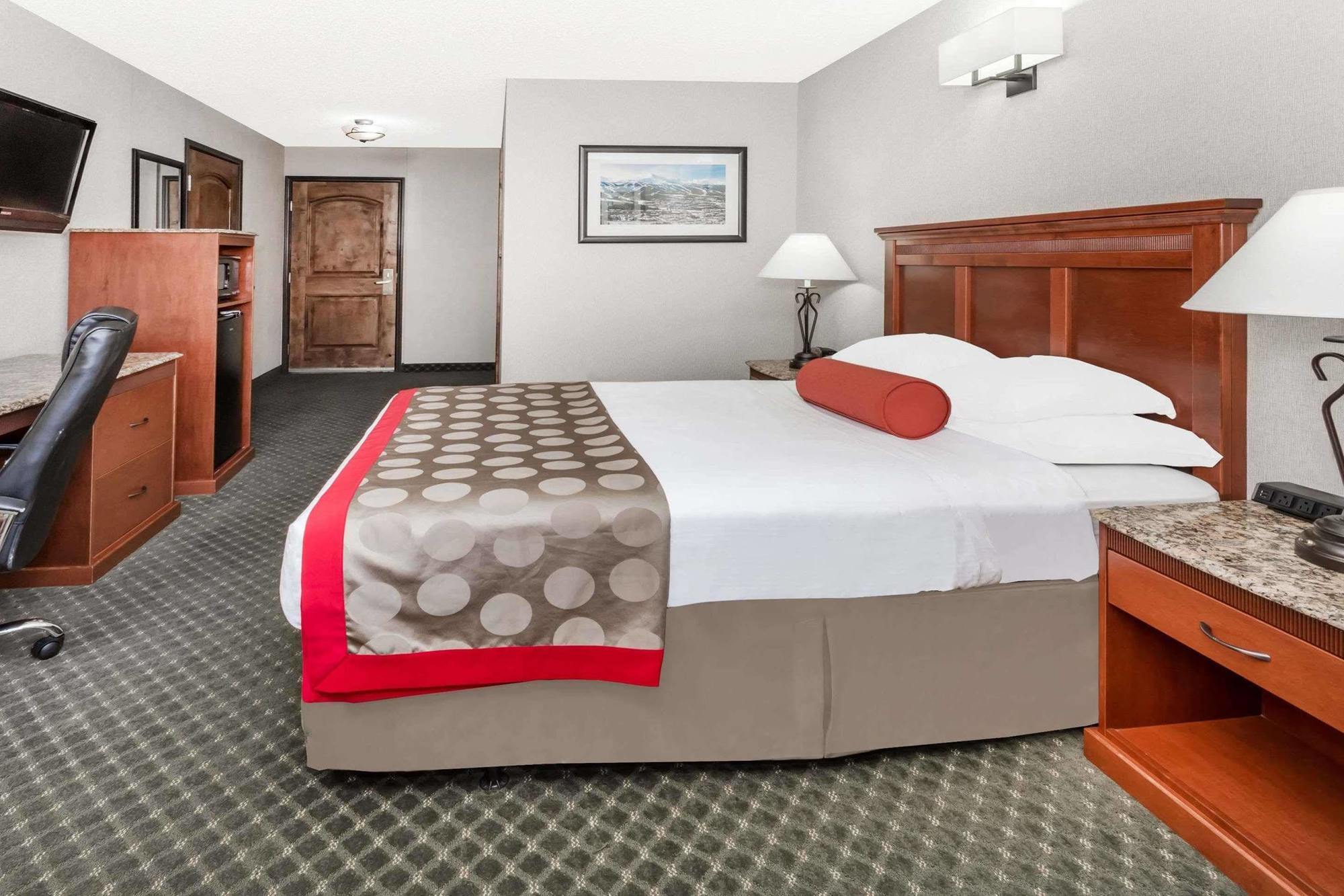 Ramada By Wyndham Hotel 3*