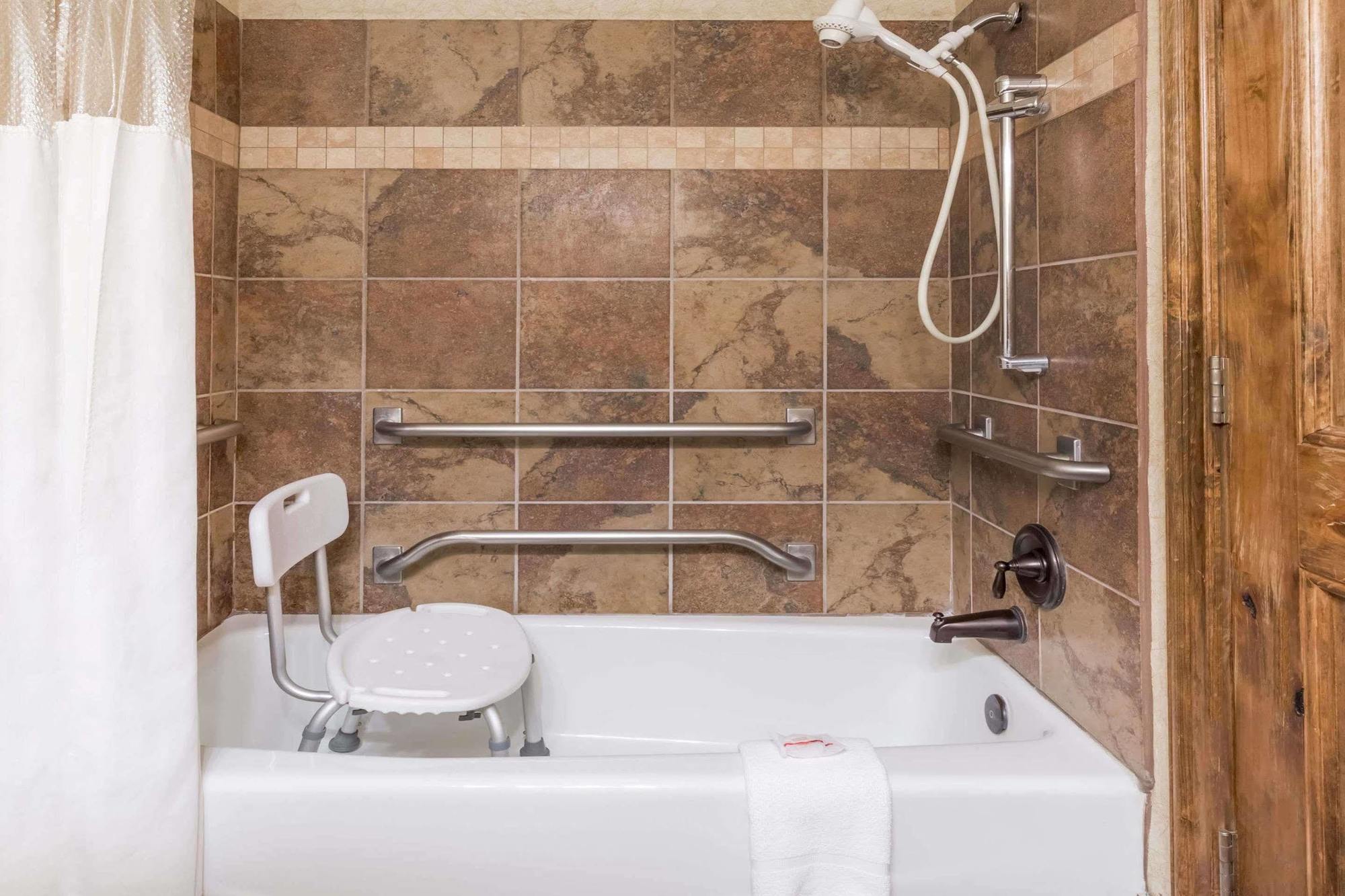 Hotel Ramada By Wyndham 3*