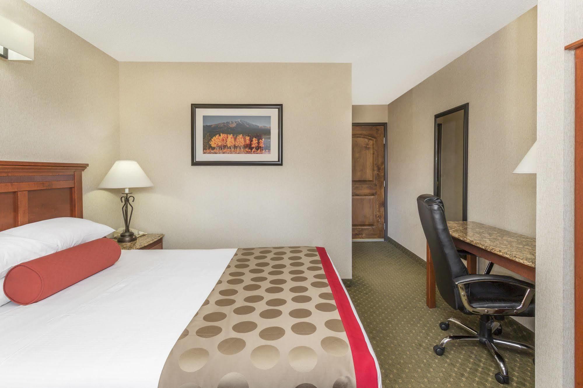 Ramada By Wyndham Hotel Frisco