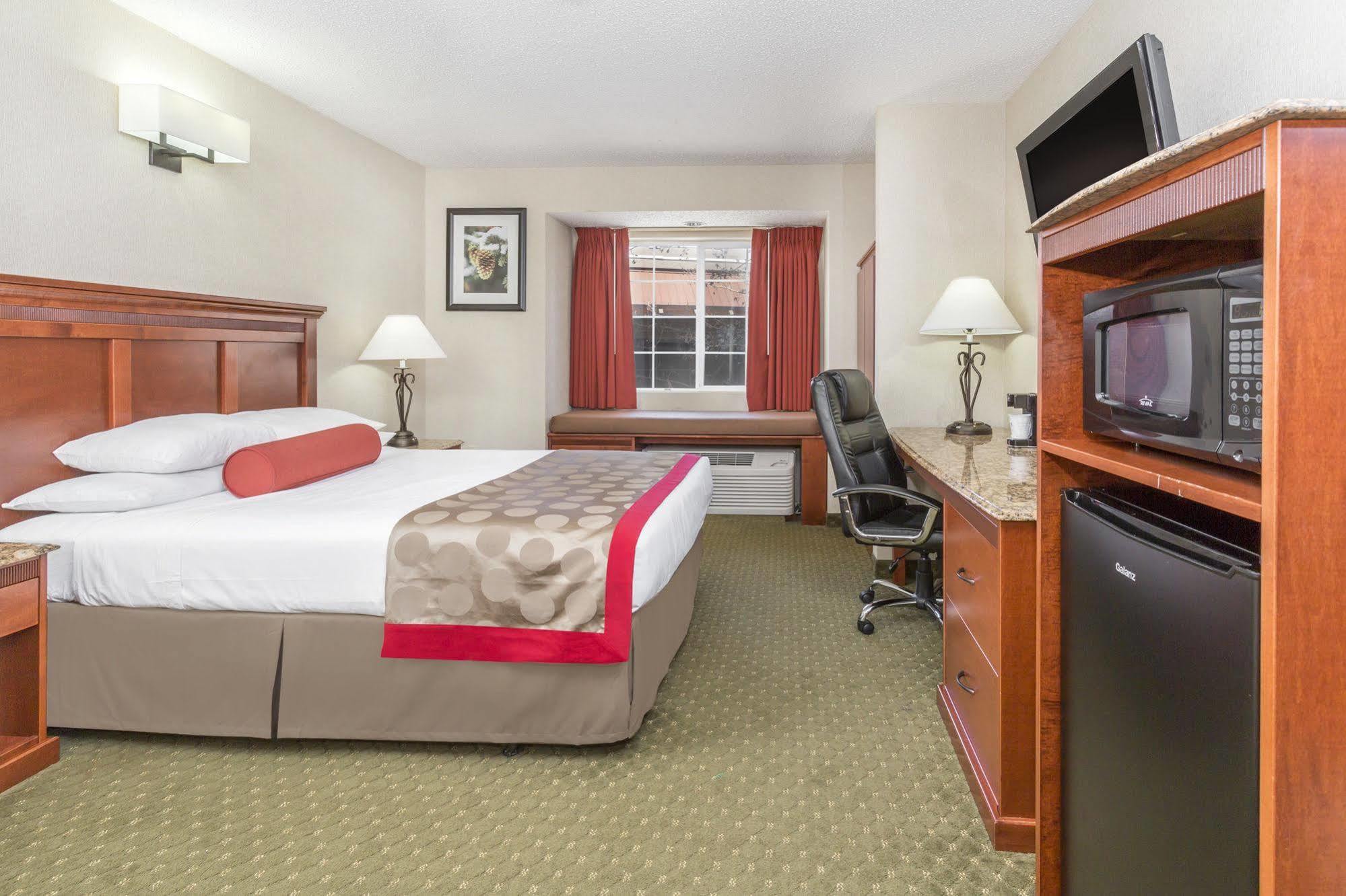 Ramada By Wyndham 3*